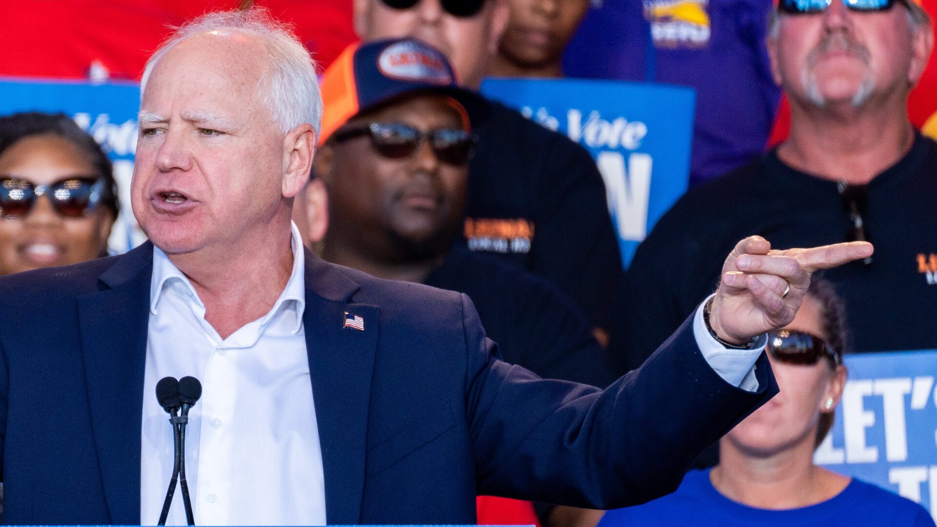 Tim Walz Attacks Trump for Helping a Mom Pay for Her Groceries [WATCH]