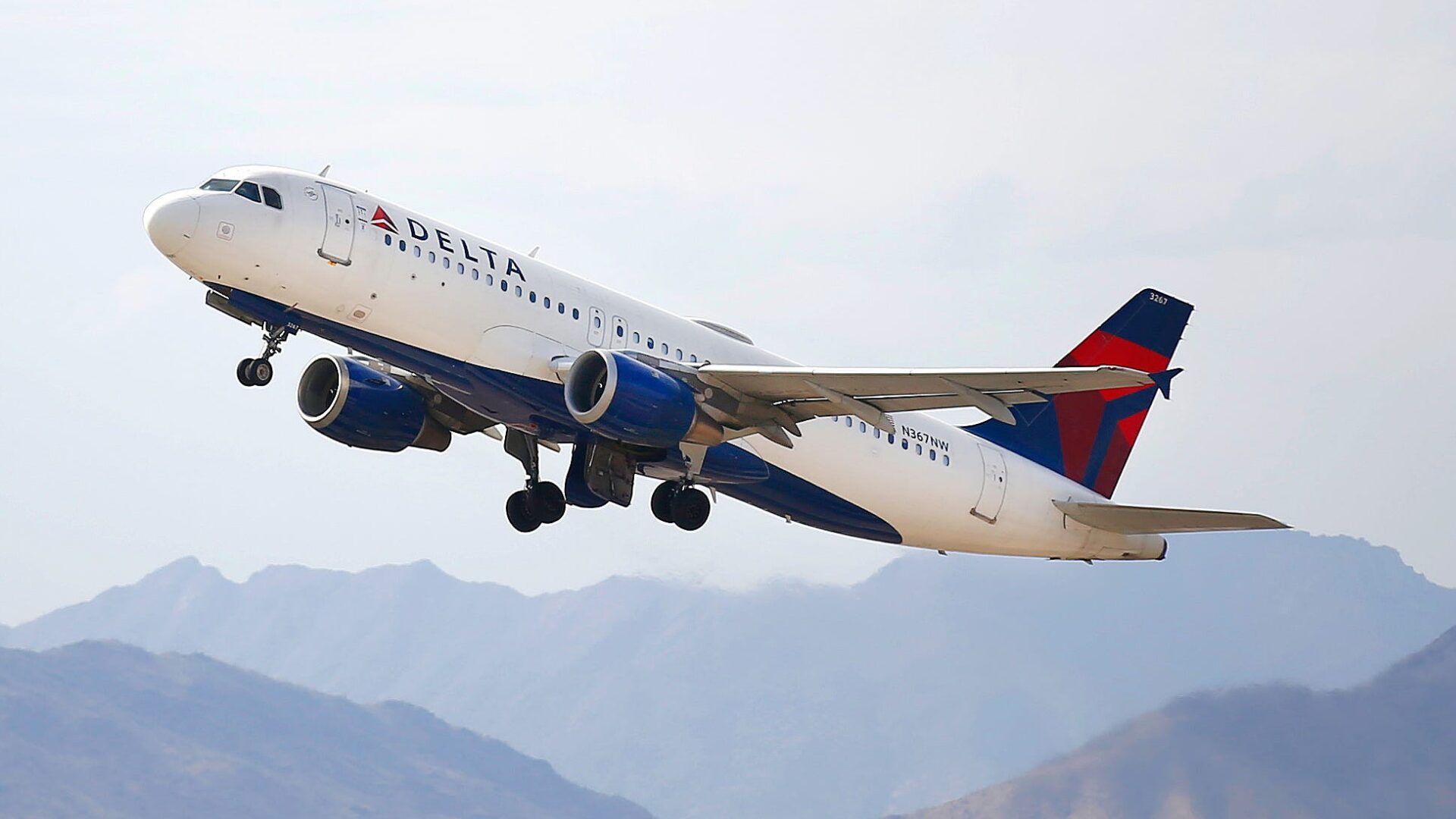 Crutch-Wielding Delta Passenger Unleashes Curse-Filled Screams At Airline Worker [WATCH]