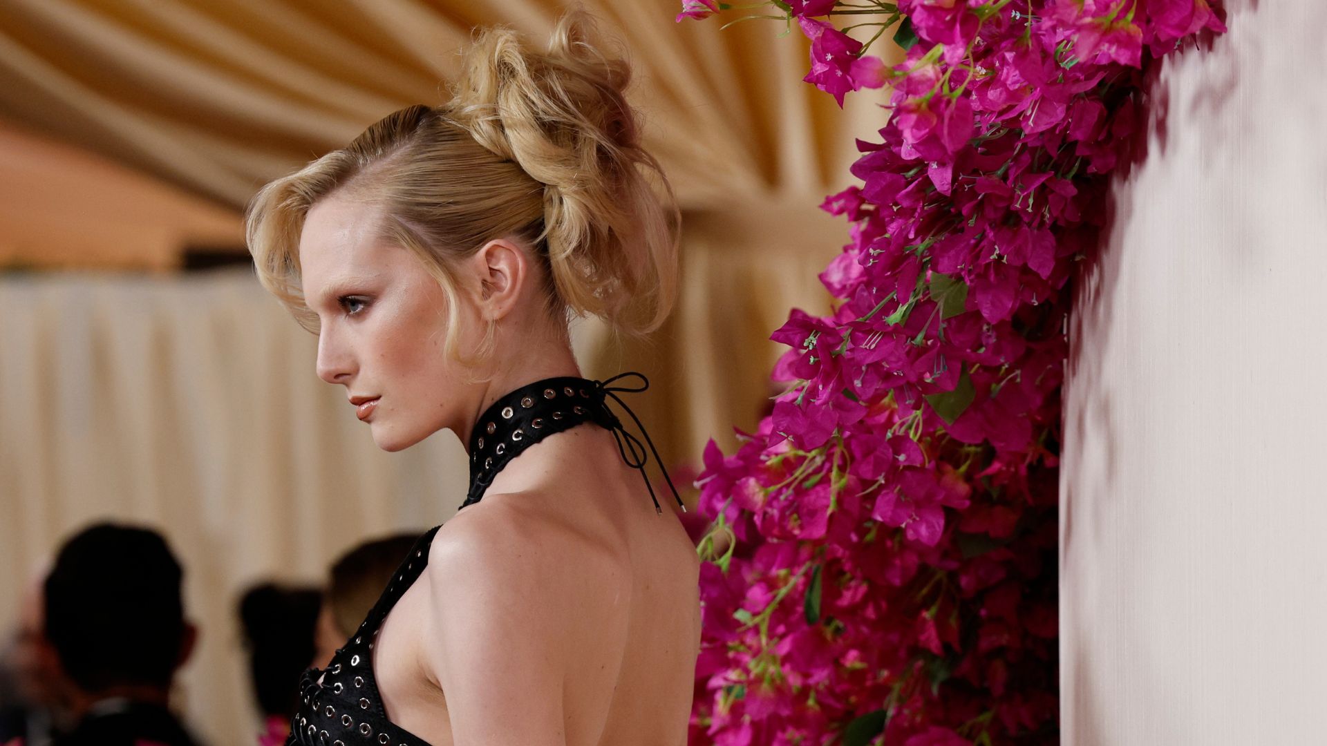 Transgender Model Alex Consani Wins 2024 Fashion Awards’ Model of the Year [WATCH]