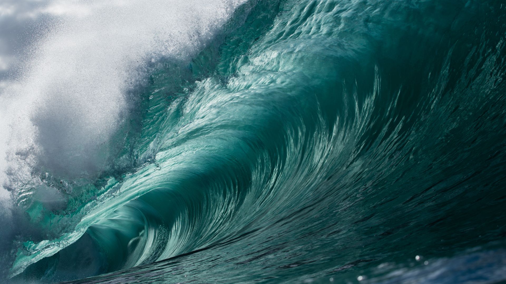 Biggest Wave Ever? California Surfer Takes on 108-Foot Giant [WATCH]