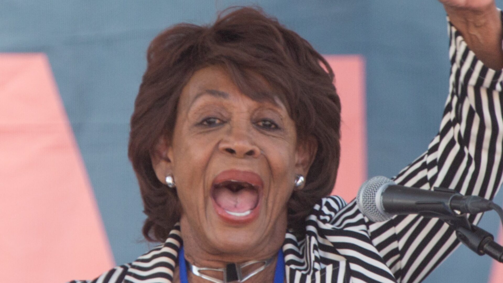 Maxine Waters Fumes as Trump Lifts Up Angel Families and Sick Child [WATCH]