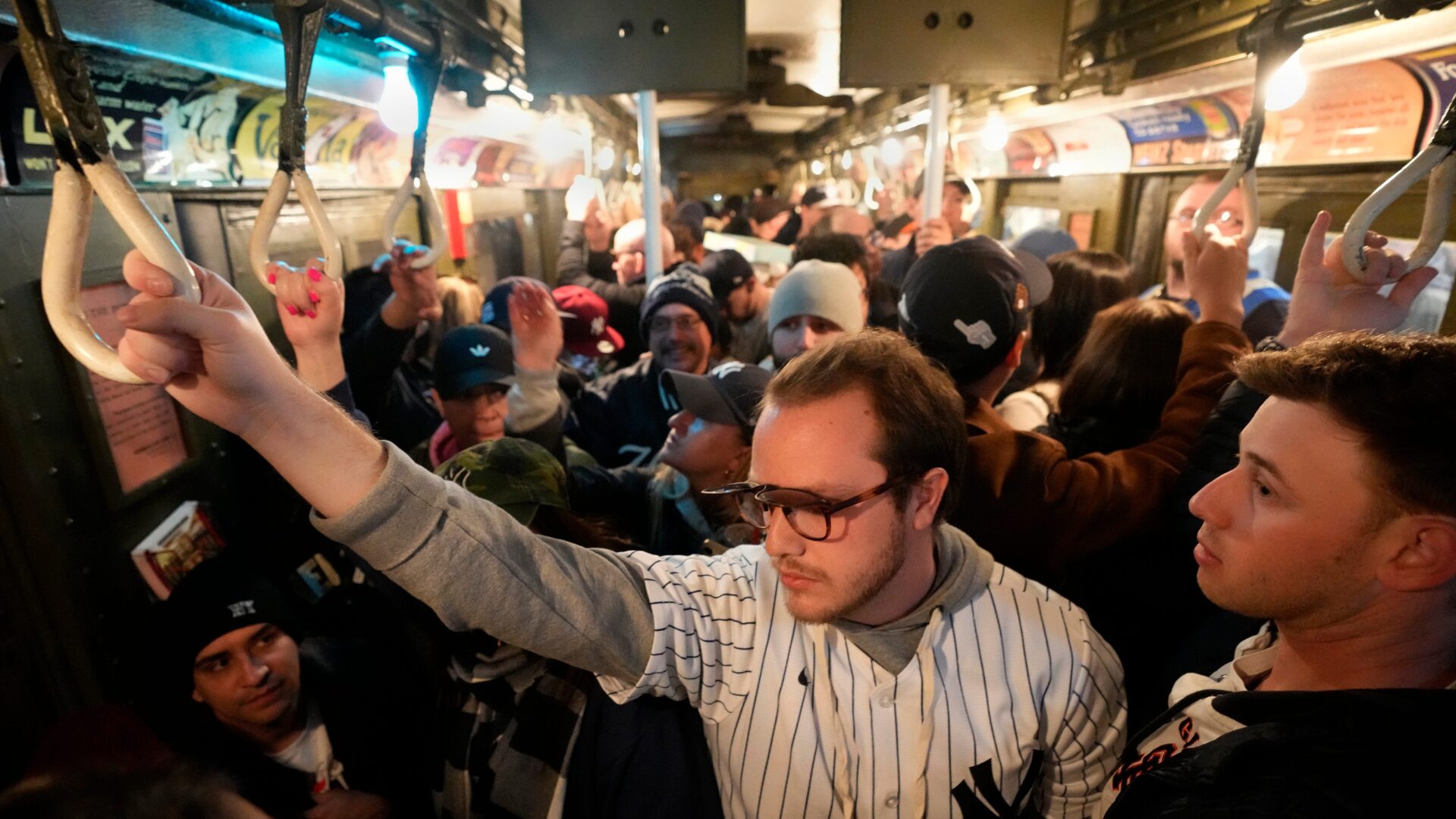 Shocking NYC Subway Birth—The Mother’s Identity Leaves Everyone Stunned [WATCH]