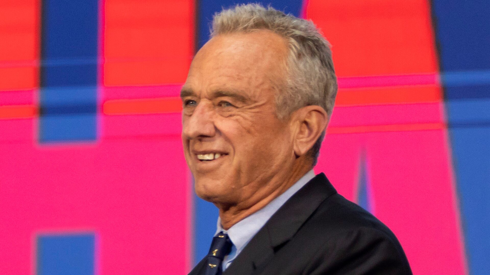 Lizards, Brand, and Oz—Oh My! RFK Jr.’s Latest Photo Shows Why He’s a Different Breed